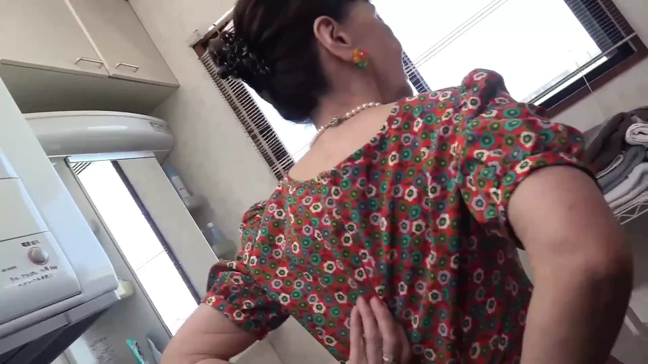 挠痒的千手怜悯女神：在狂野的群交派对中昏厥：Hikaru Minatsuki 4