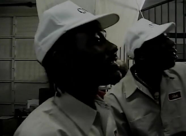 Fekete és fekete baszás a munkahelyen!