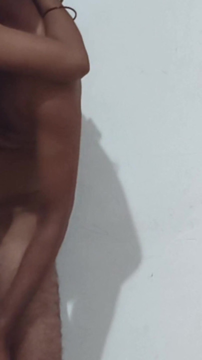 Seeing the finger being done, I stood up and then fucked fiercely and my sister-in-law's pussy was cut into two pieces. | Clip 1