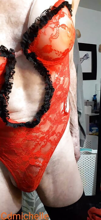 Cdmichelle Loves to crossdress in many different thing