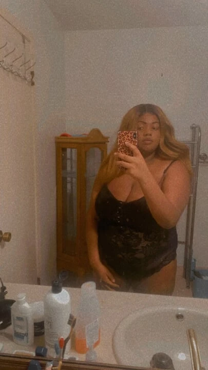Sexy girl plays with her tits