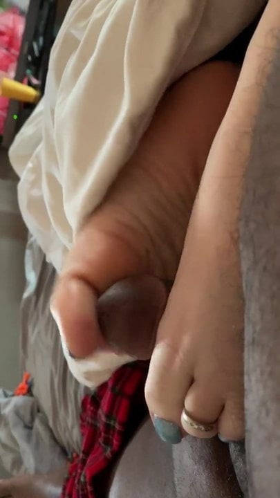 Wifey Winter Morning toejob