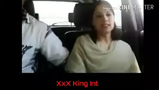 Menina paquistanesa hardcore no carro