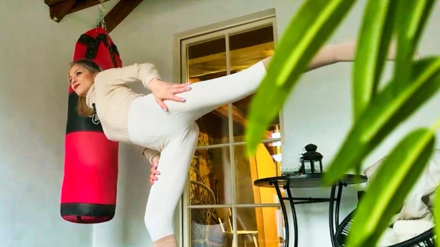 Balcony Yoga by Sunset with Miss Daisy Diamond