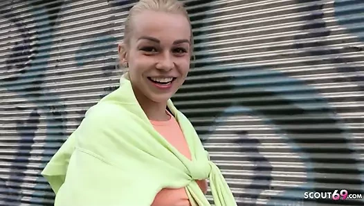German Scout - крошечная студентка Rebecca снимает и трахается на уличном кастинге