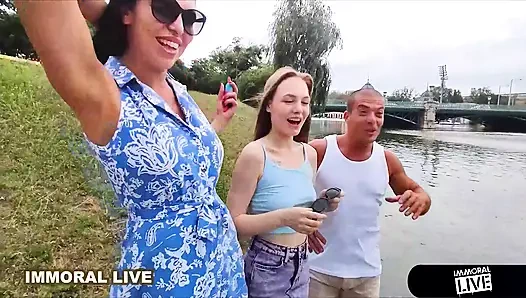 Özensiz sakso sıkı tıraşlı amının penetrasyonuna yol açıyor!