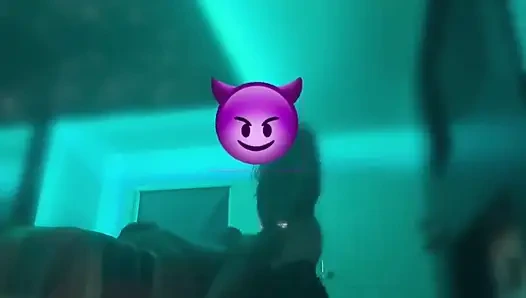 Cewek ini suka banget twerking sebelum dientot