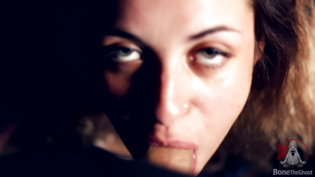 Milf madura libanesa hace una mamada sensual y se traga mi semen