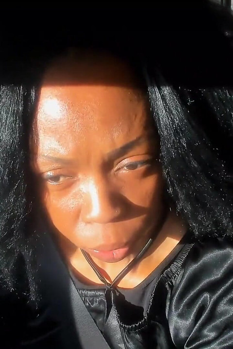 在户外玩我的Lili振动器