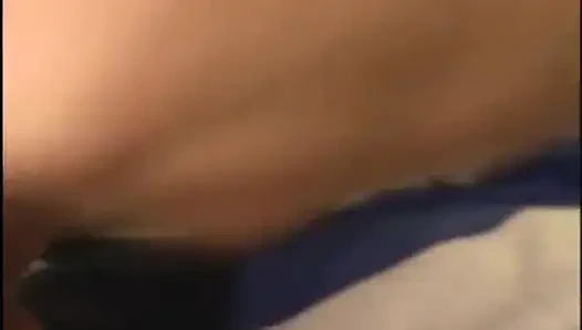 Sarışın amcıkta sert bir yarak uzun fışkırtarak boşalıyor