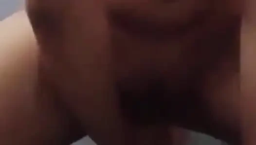 Ahh darling rasanya enak bang1 kali aku masturbasi di kamar mandi sambil membayangkan kita berhubungan seks