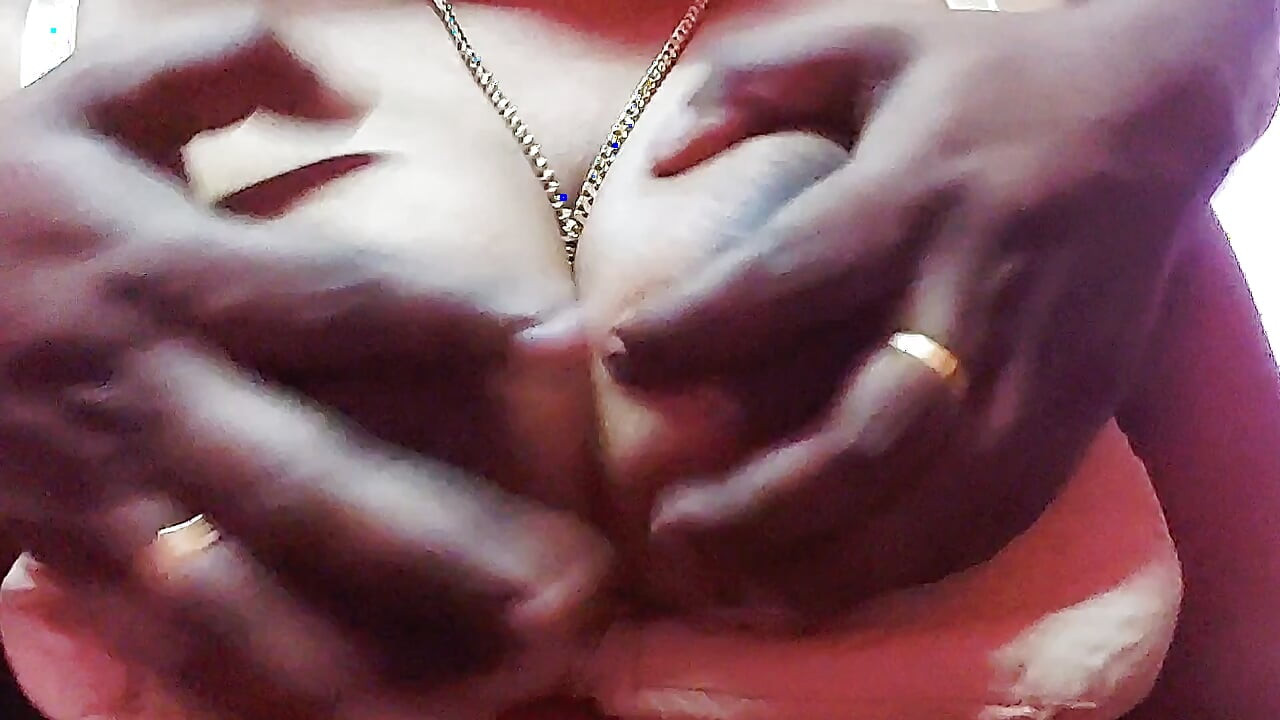 老板在家里与他的性感员工发生性关系