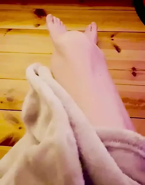 SMOOTH LEGS AT NIGHT