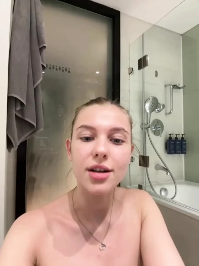 Close Up Big Lips Pussy And Perfect Ass Of A Teenager Extended Star Jucielussie