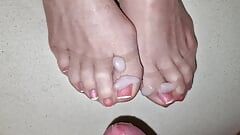 Cum on pearl france toenails in nylon