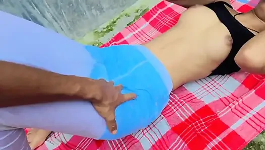 Yerel Hintli kız arkadaş sıkı amcık açık havada seks videosu, yerel