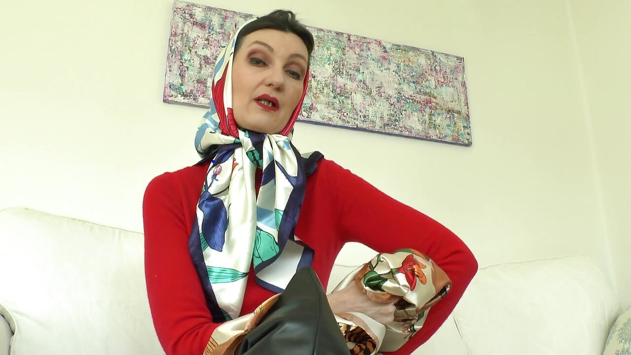Latihan headscarfmu bagian 2, lady victoria valente