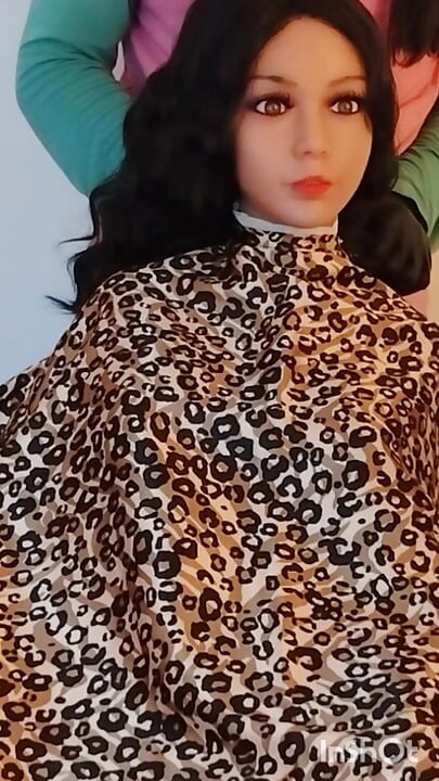 Lindsey haircutting cape modeling session busty sex doll
