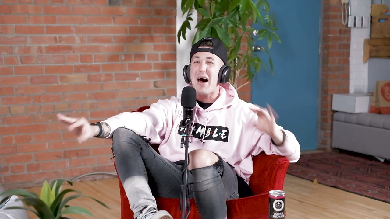Ara Queen Bae jest najgorętszy baddie tam!