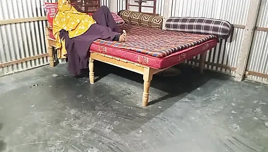 Üvey komşu köyde evde