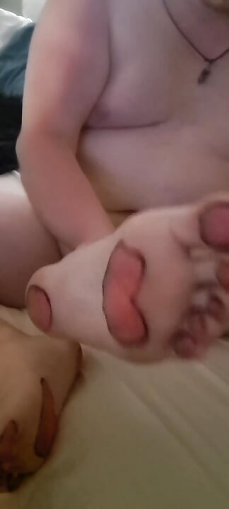 I Painted My Feet to Get Back Into Furry, Masturbate and Cum on My Feet