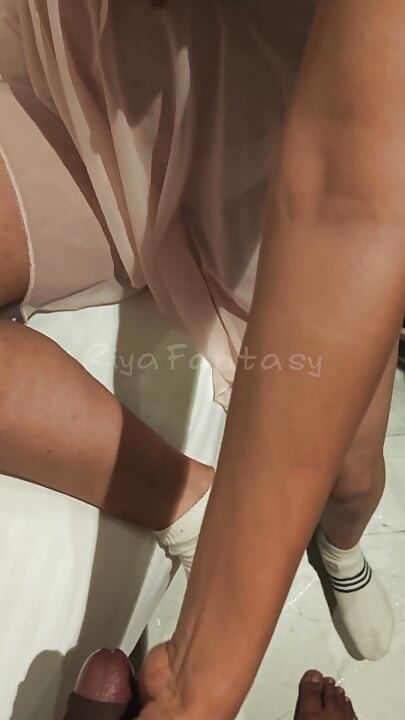 POV Wake-up Riya Give Blowjob