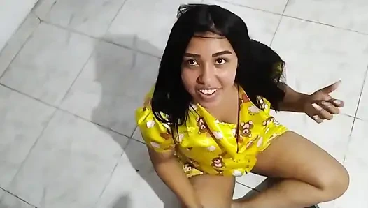 Adik tiriku minta dientot sama kontol besar