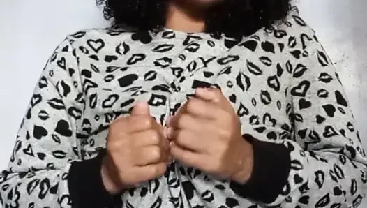 Bermain dengan tubuhku yang menyenangkan