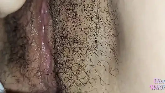 Xxx desi üvey kızımı siktiğimde sonra amının çok sevimli olduğunu görüyorum.