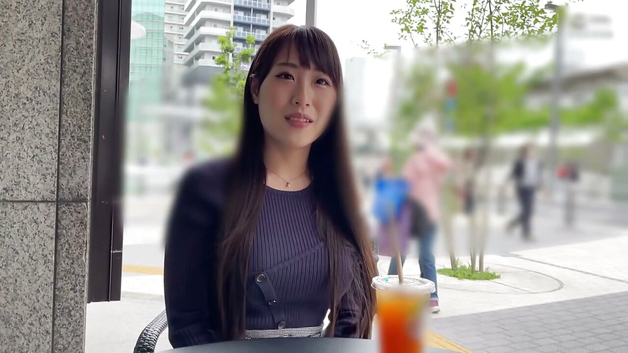 A189F10 A pure, shy, and quietly hairless girl with beautiful long hair and a strong shy sideless girl on a matching app for real sex at a love hotel!