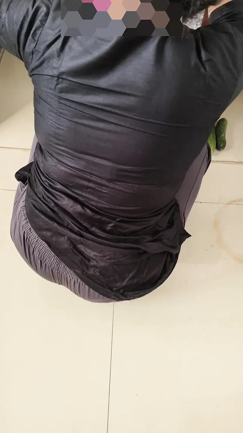 Pati ne apne patni ko romantic mood se chut ki chudai kiya aur chut ka maza liya . Indian desi village hindi viral sex videos