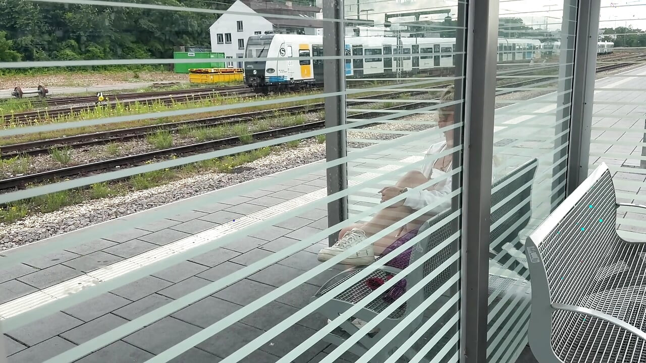 Horny slut makes it on the train track