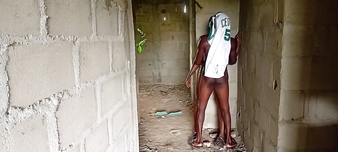 He Called His Ex to Come Meet Him at the Bush Were He Is Farming She Came and He Too Her to Uncompleted Building to Fuck Her