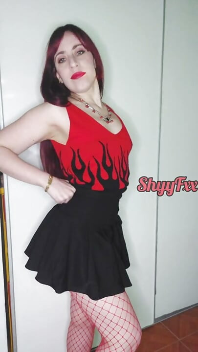 Shyfxx, aku akan cari pria sejati untuk ngentot sama aku. Roleplay cuckold