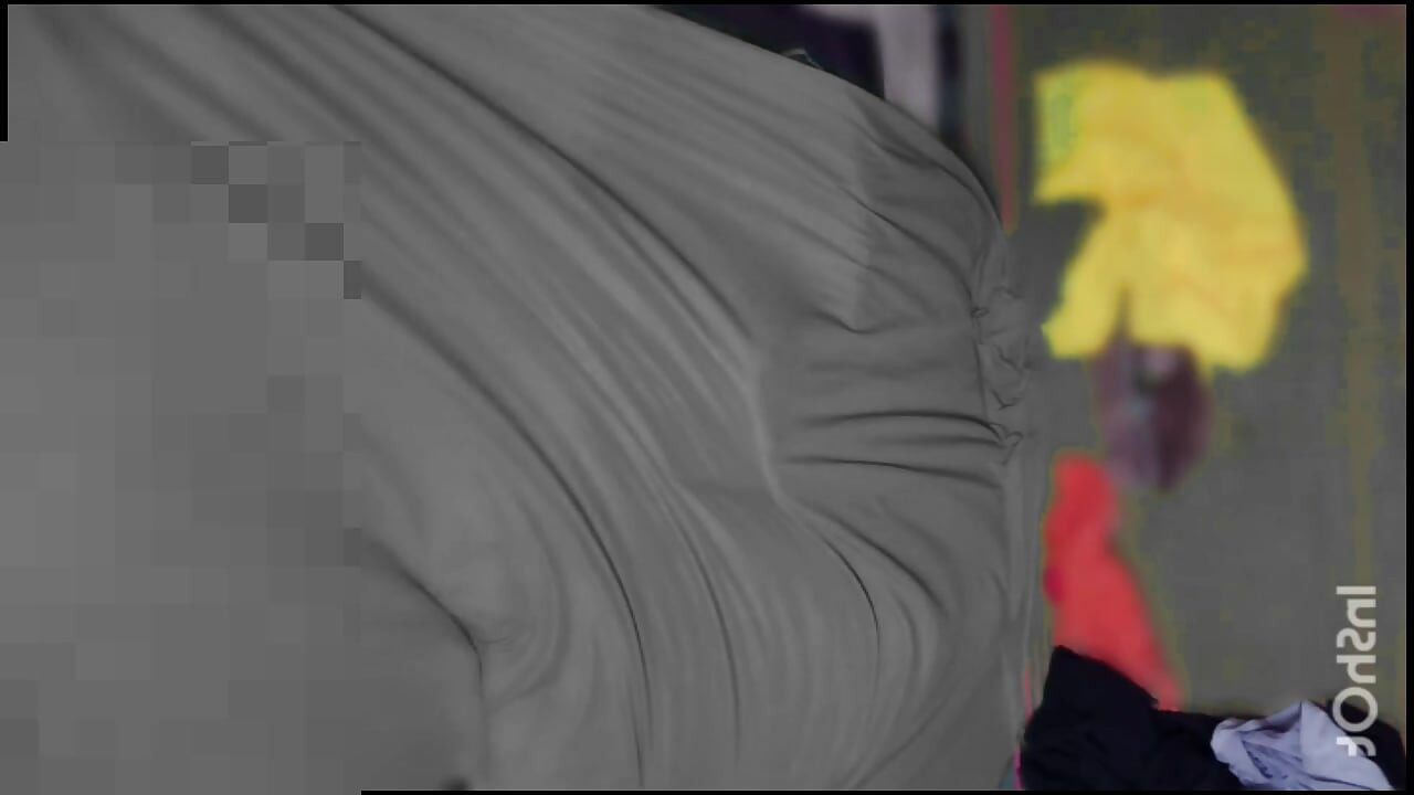 Моята беше много ядосана, доведеният ми брат ме изненада да я видя, тя лежеше гола. Той дойде и ме помоли да притисна големите цици