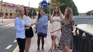 Musica popolare russa. belle ragazze. petersburg