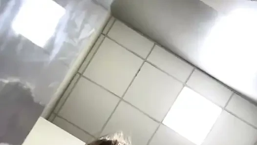 Fingering pussy in the gym jucielussie