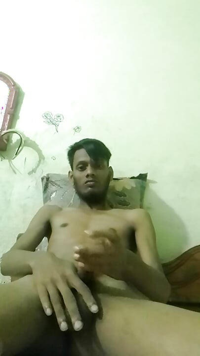Watch Hot Videos of Girls With Their Hands masterbshon