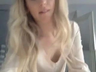 HOT ANGELIC SHEMALE WEBCAM