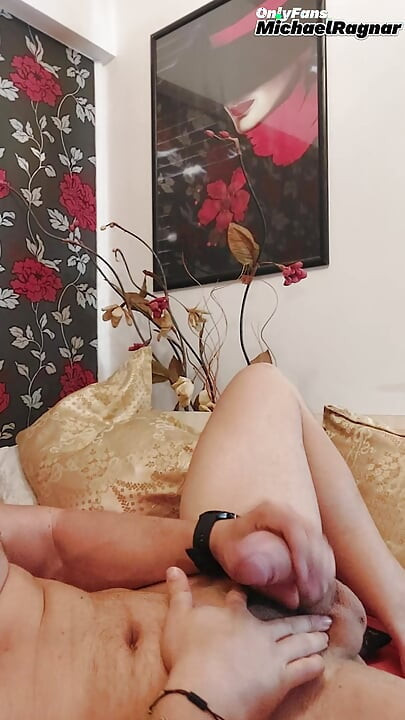 ฉันทําน้ําเงี่ยงบนท้องของฉัน