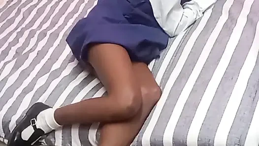 Heiße 18-jährige teen schlampe lutscht vibrator