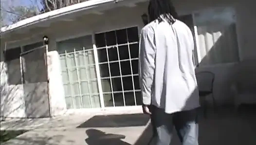 Pelacur haus kontol melahap kontol hitam besar