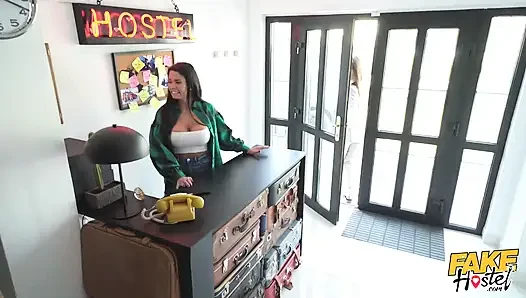 Plumfake Hostel - Hostelbesitzer Lays Pipe für Dominno, Chloe Lamour
