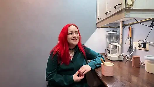 İyi bir kiracı bana seks teklif etti, eşim ise uzun zamandır seks yapmadı, bu yüzden hâlâ teklif ediyorum.