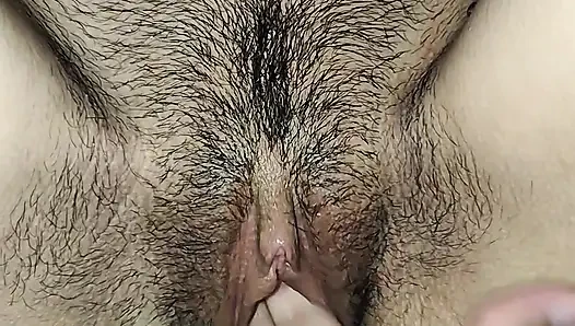 Fingering memek sempit dan dientot habis-habisan sama kontol besar