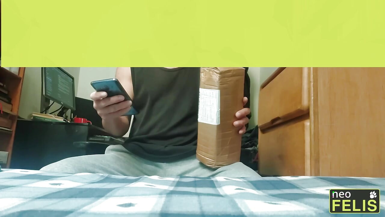 Blue Gold: Unboxing and using my new Big Dildo