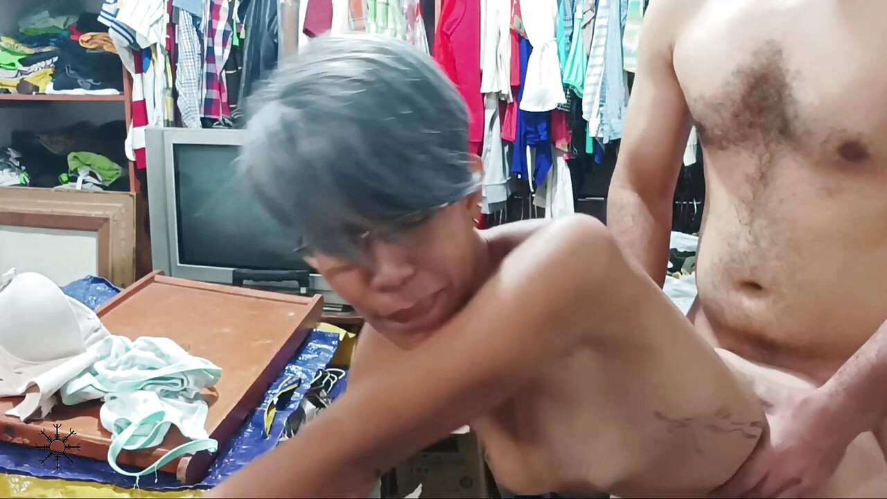 夫がいない家で後ろ姿やドギースタイルの私の動画を集めたもの。彼はよく働いています。