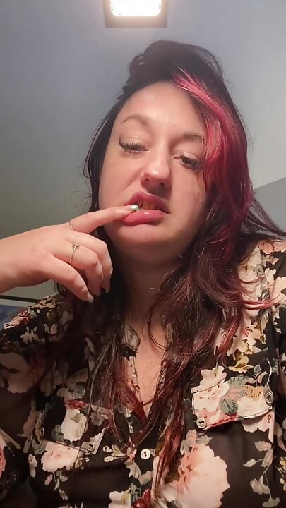 诱人的胖美女Rootbeer Chug &Burps 由Bella Blast制作的