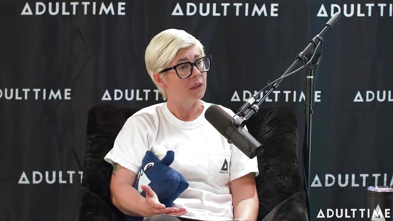 Cami Strella přežívající kult, Tiktok sláva a non-monogamie | čas pro dospělé podcast