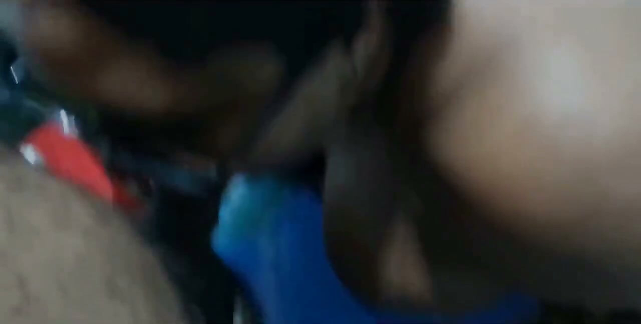 부엌에서 계모, 입에 사정을 많이 할 때까지 섹스.